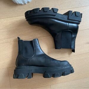 Sam Edelman waterproof platform leather chelsea boot